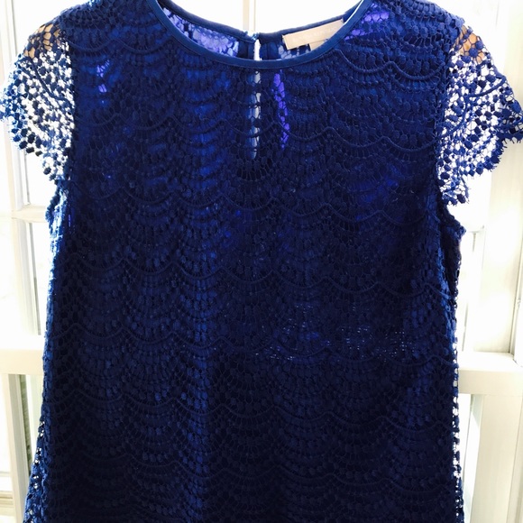 Scalloped Lace Top - Picture 2 of 6